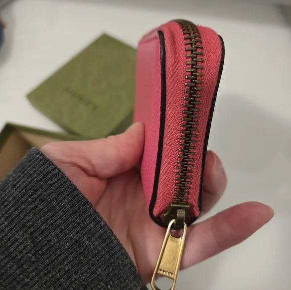 Gucci Compact PINK Wallet [AUTHENTIC] - Picture 5 of 9